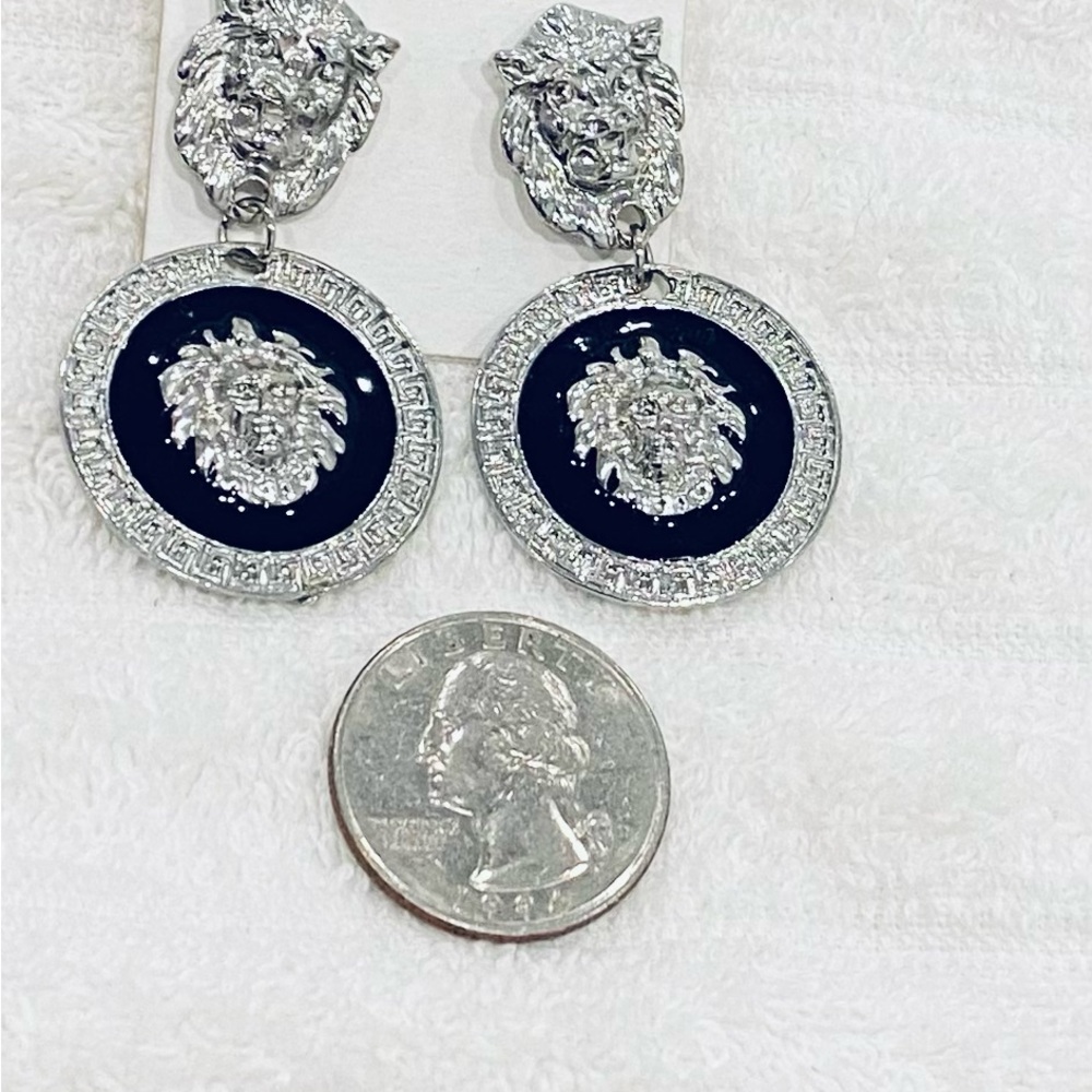 Silver Lion statement Earrings - Picture 2 of 2
